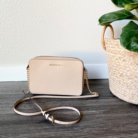 Michael Kors Handbags - Michael Kors Crossgrain Leather Crossbody Purse